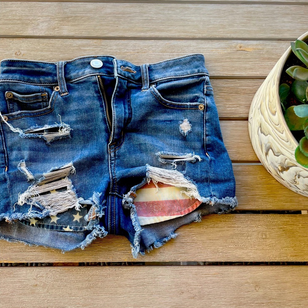 AMERICAN EAGLE USA FLAG SHORTS!